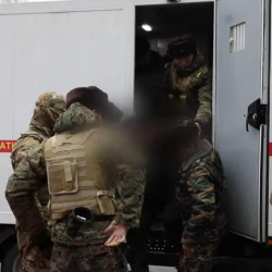 Башкы прокуратура өзгөчө оор кылмыштар үчүн соттолгон адамдарды Польшага экстрадициялады