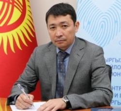 Саясат талдоочу Бакытбек Жумагулов үй камагына чыкты