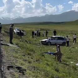 Суусамырда жол кырсыгынан 4 адам каза болгону айтылды