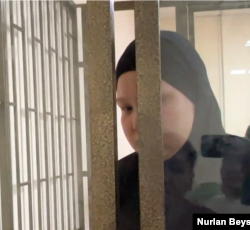 Эмилбек Узакбаевдин кызы Мээрим Узакбаева камакта калтырылды