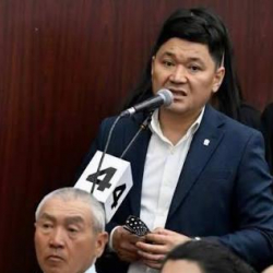 Жаныбек Асанбеков: Депутаттык мандатымды кысым алдында тапшырууга аргасыз болгом
