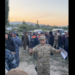 Талас дарыясына агып кеткен өспүрүмдү издөө иштерине 400 адам тартылды