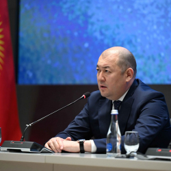 МинКаб Төрагасы УКМКнын жаңы жетекчилигин жеке курамга тааныштырды