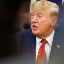 Америкада журналисттер Трамптын иш-чараларын чагылдыруудан баш тартышты