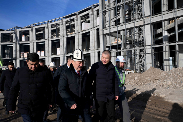 Касымалиев проинспектировал строительство крупнейших инфраструктурных объектов столицы