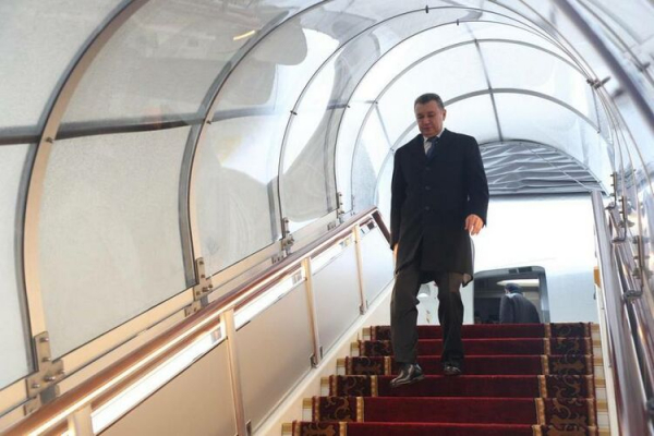 В Кыргызстан с рабочим визитом прибыл премьер-министр Таджикистана