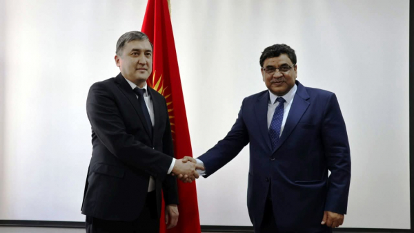 Эмгек министри К. Сагынбаев Индиянын Элчиси менен эки тараптуу кызматташтыкты талкуулады