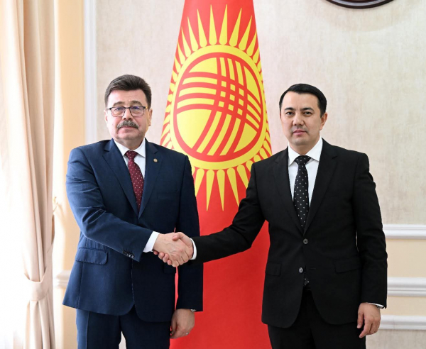 Марлен Маматалиев Сергей Вакуновду кабыл алды