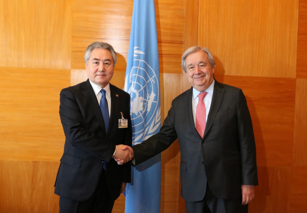 Министр Кулубаев БУУнун Башкы катчысы Антониу Гутерриш менен жолугушту