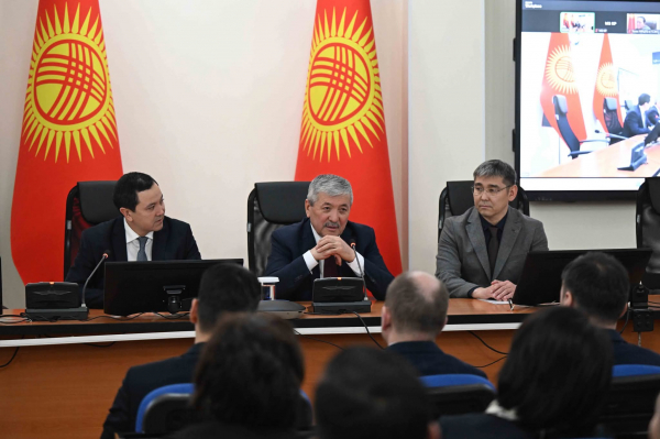 Саламаттыкты сактоо министринин милдетин аткаруучу Осмонов эмгек жамаатка тааныштырылды