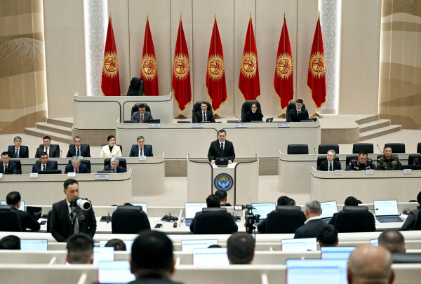 Жапаров: “Биз элге убада берип келгенбиз: таза иштейбиз, коррупцияны жок кылабыз деп. Ошол антыбызды аткарышыбыз керек”