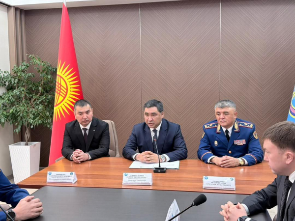 ӨКМ министри өздүк курамга тааныштырылды