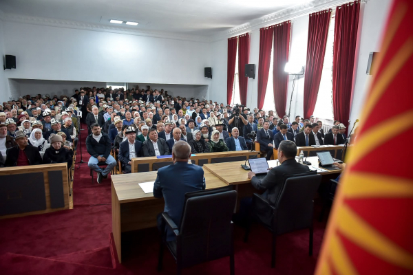 Садыр Жапаров Араван районунун тургундары менен жолугушту