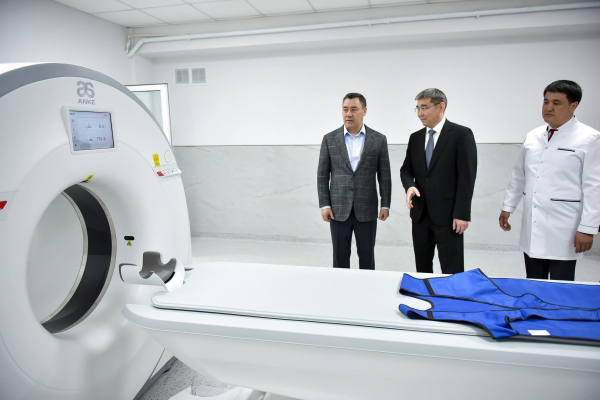 Президент открыл новое здание Кара-Сууйского районного центра семейной медицины