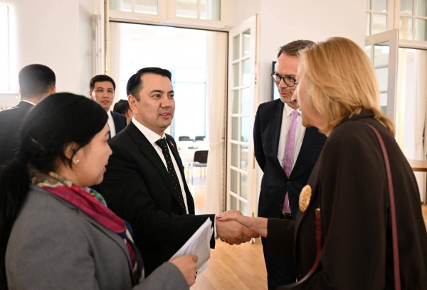 Маматалиев Берлинде Саксониянын Германия Федерациясындагы Туруктуу өкүлү Маркус Франке менен жолугушту