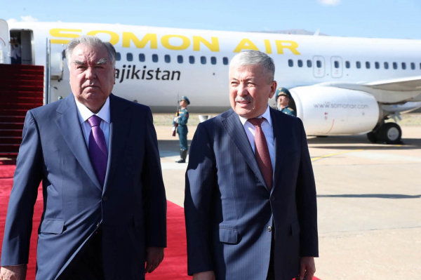 Эмомали Рахмонду Тамчыда Касымалиев тосуп алды