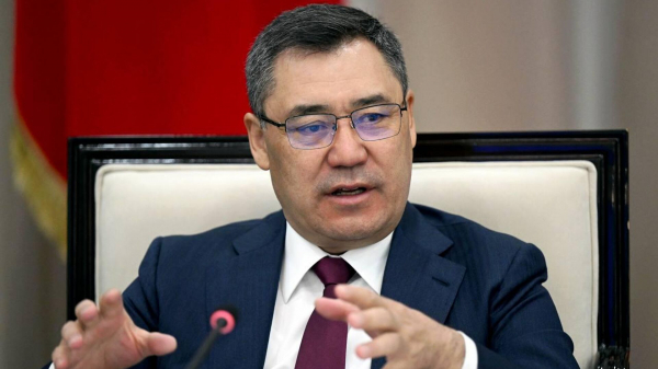 Садыр Жапаров жеке автомектептердин ишин чектөөнү улантты