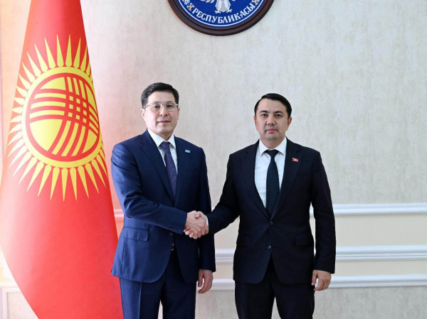 Маматалиев Астанадагы көчөлөрдүн бирине Жусуп Абдрахмановдун ысымын берүүнү сунуштады