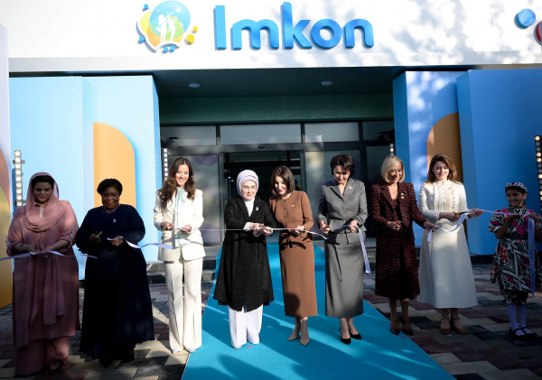 Айгүл Жапарова Самаркандда IMKON реабилитациялык борборуна барды