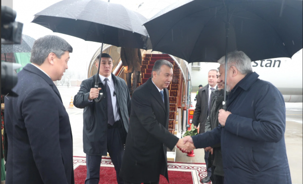 Тажикстандын премьер-министри Кыргызстанга келди