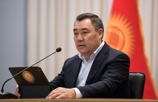 Садыр Жапаров референдум жөнүндө жаңы мыйзам сунуштады